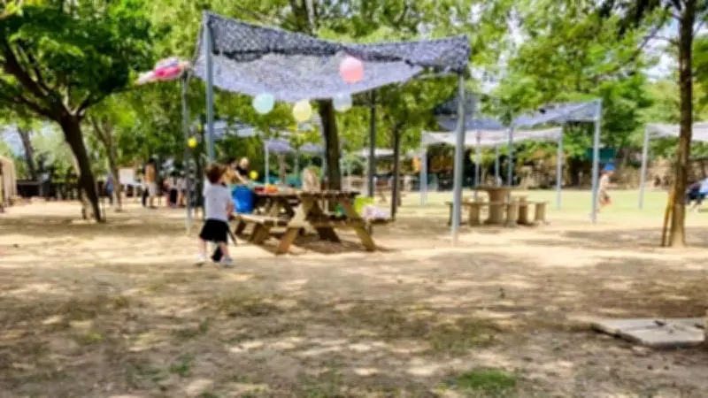 La Ferme du Dolmen anime la découverte des plantes et de la mare pour les enfants