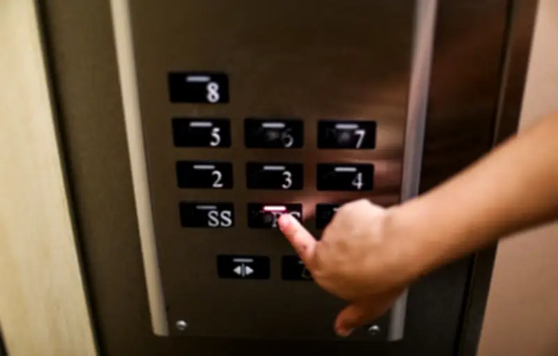 La fin de la 2G menace les ascenseurs français : une crise de téléalarme imminente