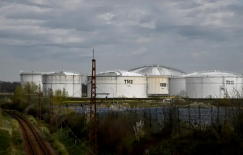 La France envisage-t-elle de puiser dans ses réserves stratégiques de pétrole ?