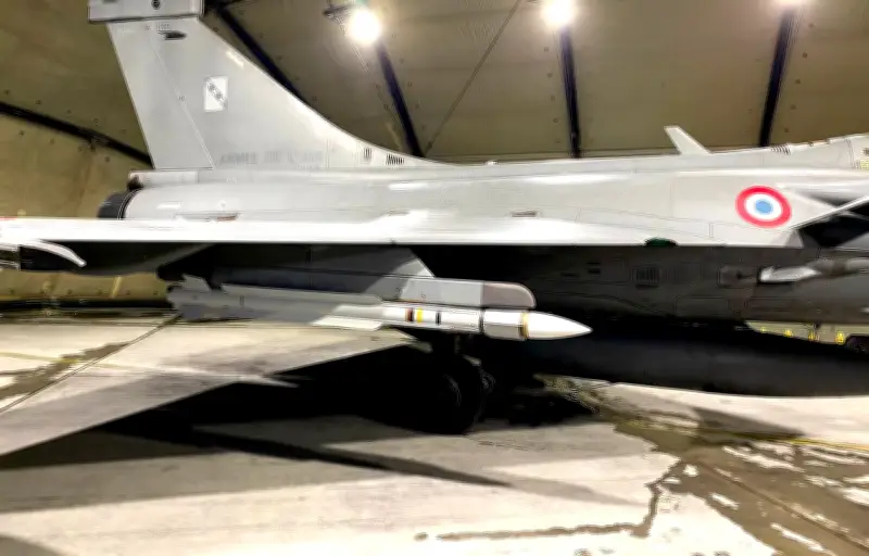 La France face à une pénurie de missiles MICA : stocks en baisse rapide