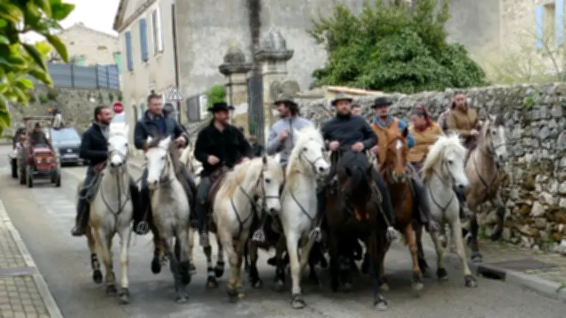 La fête taurine de Saint-Bauzély triomphe malgré une météo capricieuse