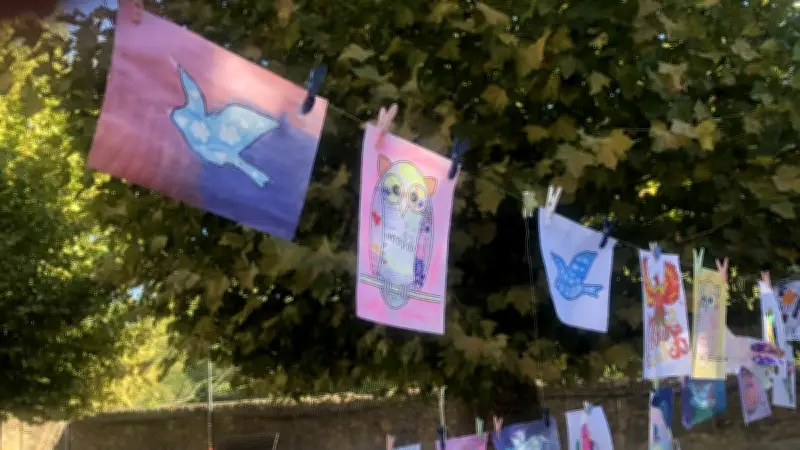 La Grande Lessive de l'école de La Valette : une installation artistique mondiale