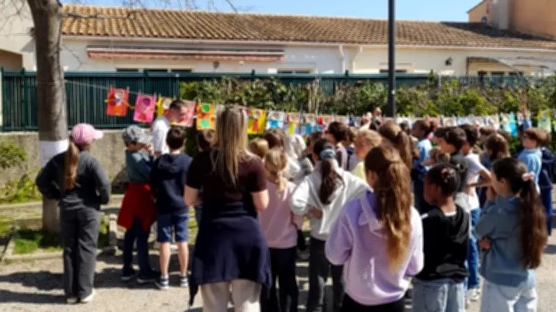 La Grande Lessive de l'IFAC illumine Pérols avec une galerie à ciel ouvert
