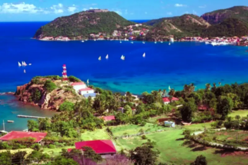 La Guadeloupe, pilier du tourisme français dans les Caraïbes : atouts et défis