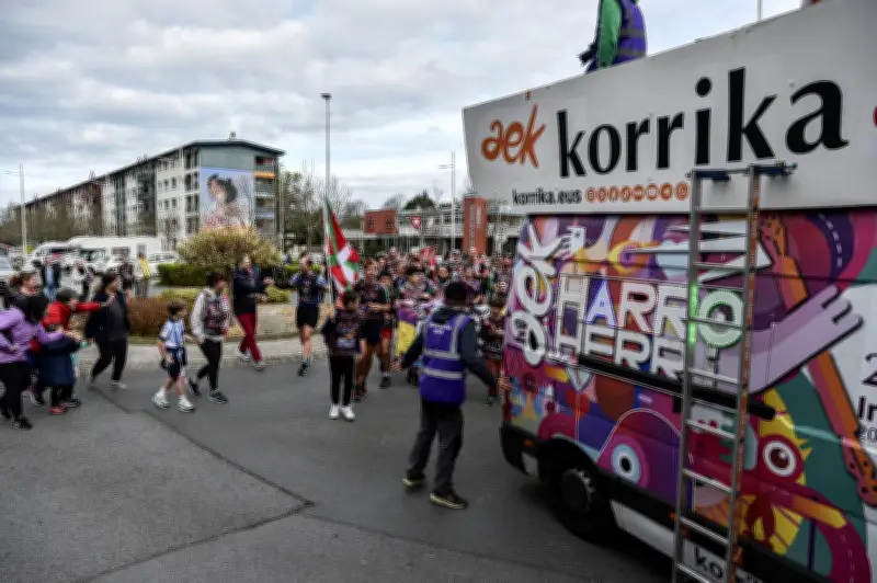 La Korrika 2024 cherche des bénévoles pour traverser le Pays basque en mars