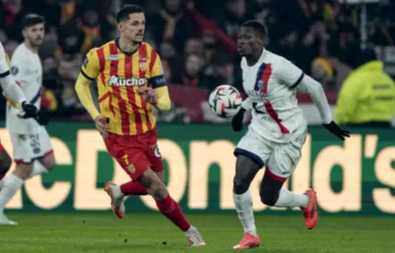 La LFP sacrifie Lens-PSG au calendrier européen, une décision qui scandalise