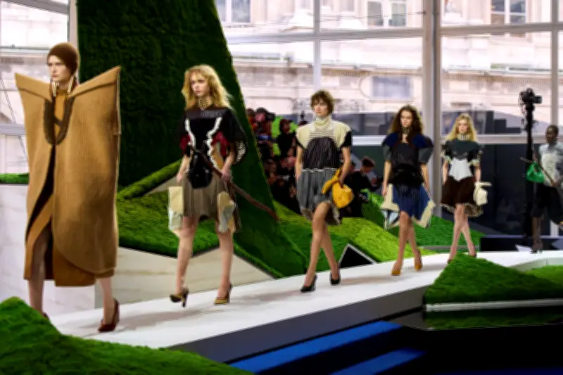 La mode face aux défis : entre audace créative et retour aux essentiels