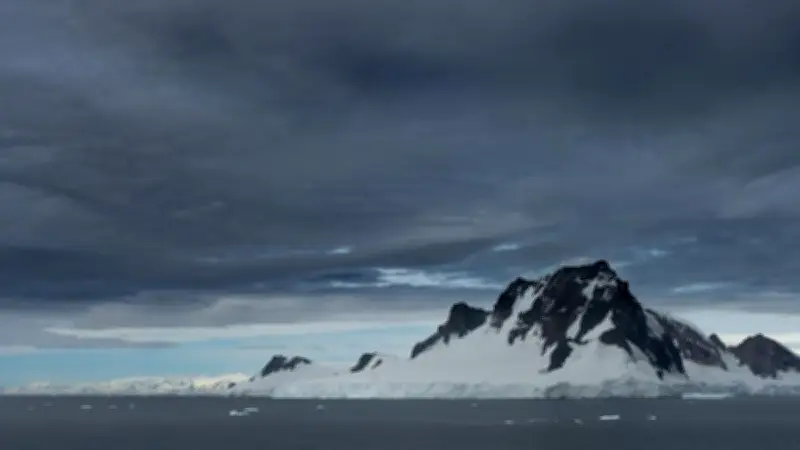 La pluie remplace la neige en Antarctique, menaçant glaciers et écosystèmes