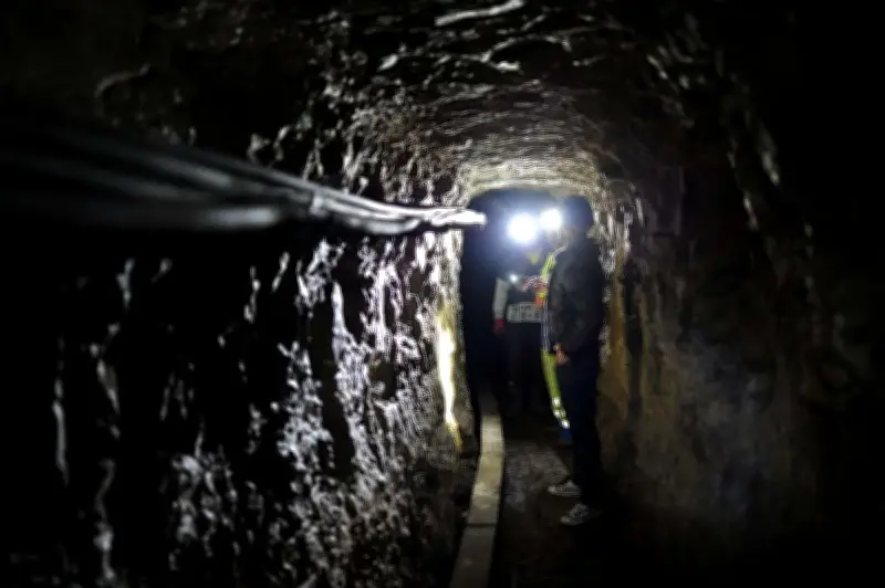 La police espagnole démantèle un réseau de drogue avec un tunnel souterrain à rails