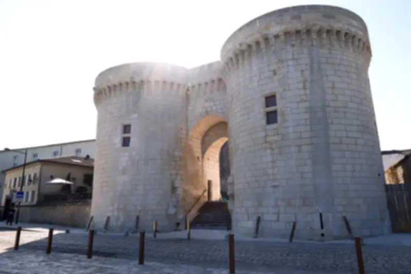 La Porte Saint-Jacques de Cognac rouvre après une restauration majeure