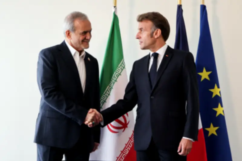 La réaction de Macron face à l'Iran suscite colère et interrogation sur l'aveuglement occidental