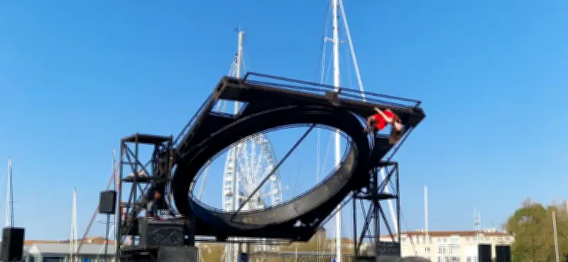 La Rochelle : les arts de la rue investissent l'esplanade avec le spectacle "Perceptions"