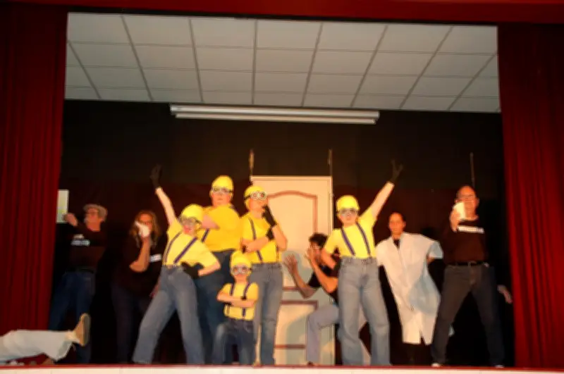 La troupe Monteil en scène enchante Lamonzie-Saint-Martin avec humour et talent