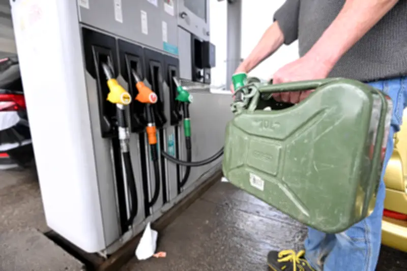 La voiture indispensable en milieu rural : un coût croissant face à la désertification des services