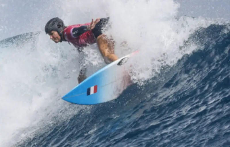 La World Surf League crée une wildcard maternité, Johanne Defay première bénéficiaire