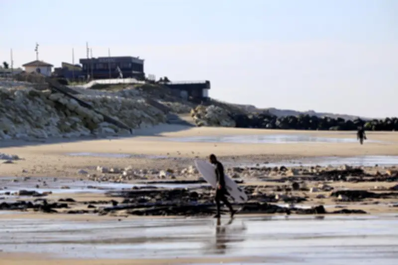 Lacanau : débat houleux sur l'érosion côtière et l'aménagement du front de mer