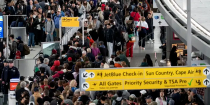 L'administration Trump déploie des agents ICE dans les aéroports américains