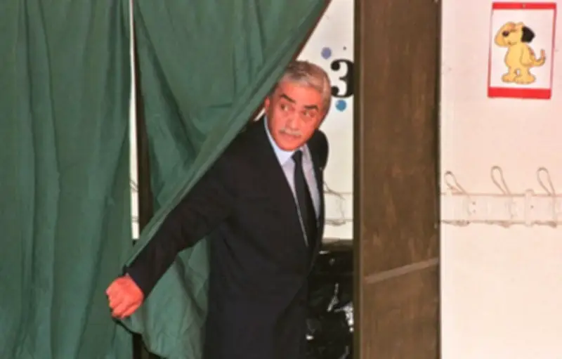 L'Algérie en deuil après la mort de l'ancien président Liamine Zeroual