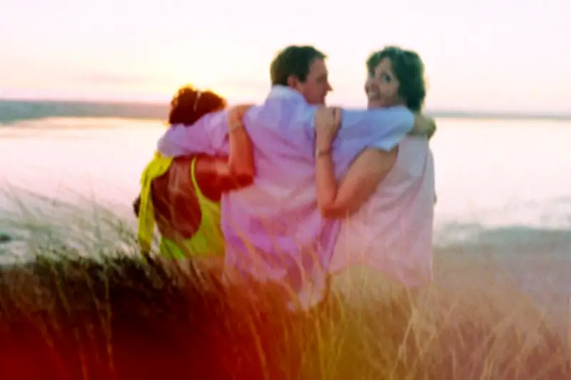 L'amour à trois : comment fonctionnent les relations polyamoureuses au quotidien