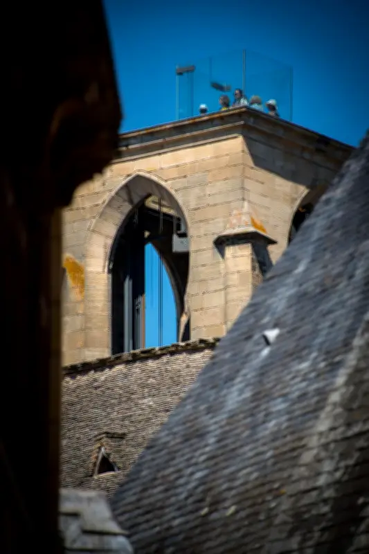 L'ascenseur panoramique de Sarlat fête 10 ans, offrant une vue unique sur la cité médiévale