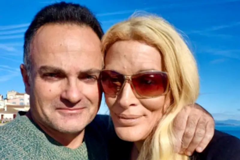 Laurent Amar, ami proche de Loana, révèle sa souffrance et son bonheur d'être star