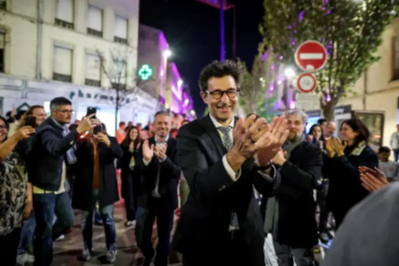 Laurent Bruneau élu maire d'Agen, une victoire historique pour la gauche