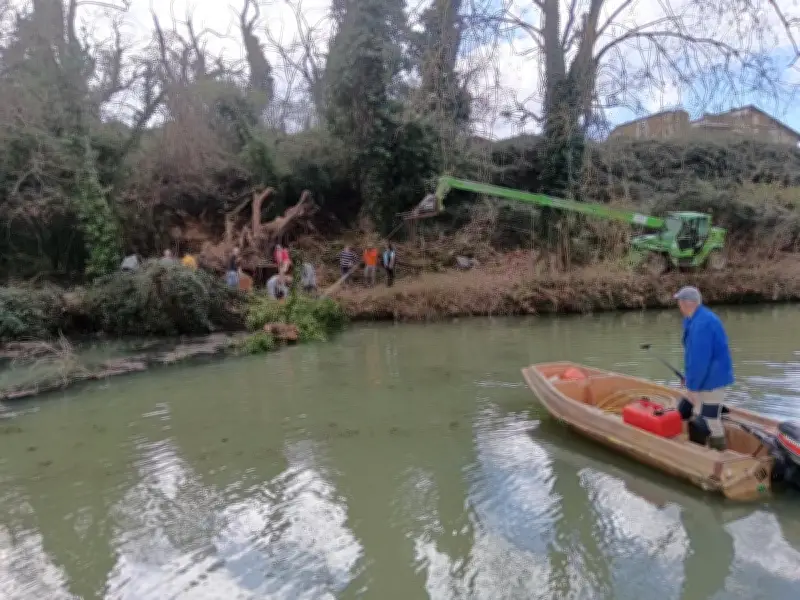 L'Aviron Réolais dégage le canal des Deux Mers après les tempêtes de février