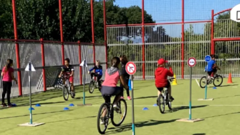 Lédignan : Les élèves maîtrisent le vélo et découvrent des sports innovants