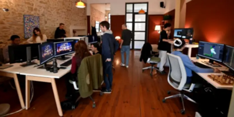 Le '996' à la française : quand les start-up vantent le travail permanent