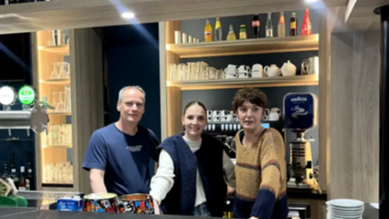 Le Bar du Commerce à Saint-Chély-d'Apcher renaît après une rénovation complète