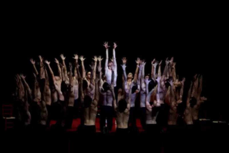 Le Béjart Ballet Lausanne entame une tournée marathon 2026 avec le Boléro de Ravel