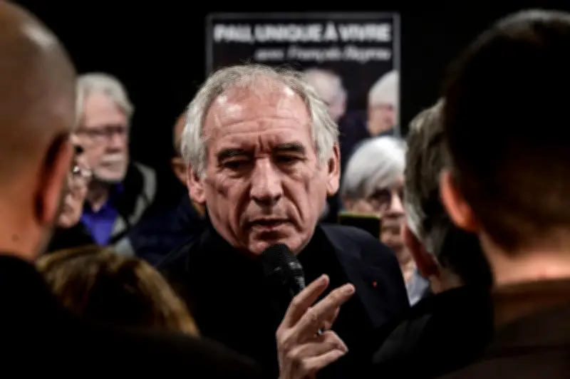 Le camp gouvernemental adopte une stratégie discrète pour les municipales 2026