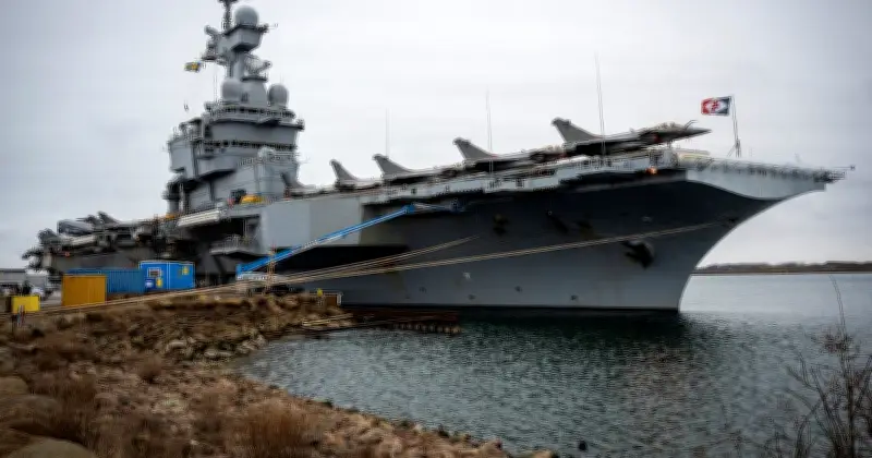 Le Charles de Gaulle déployé en Méditerranée pour sécuriser le détroit d'Ormuz