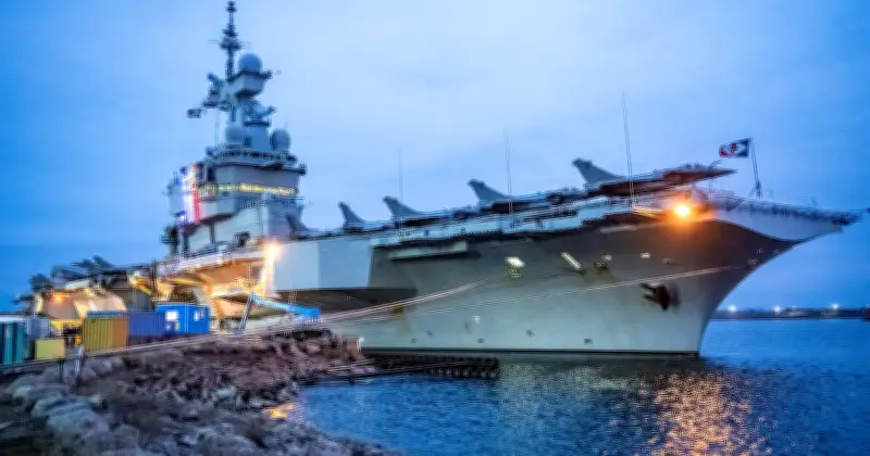 Le Charles-de-Gaulle en Méditerranée orientale : 40 000 tonnes de diplomatie française