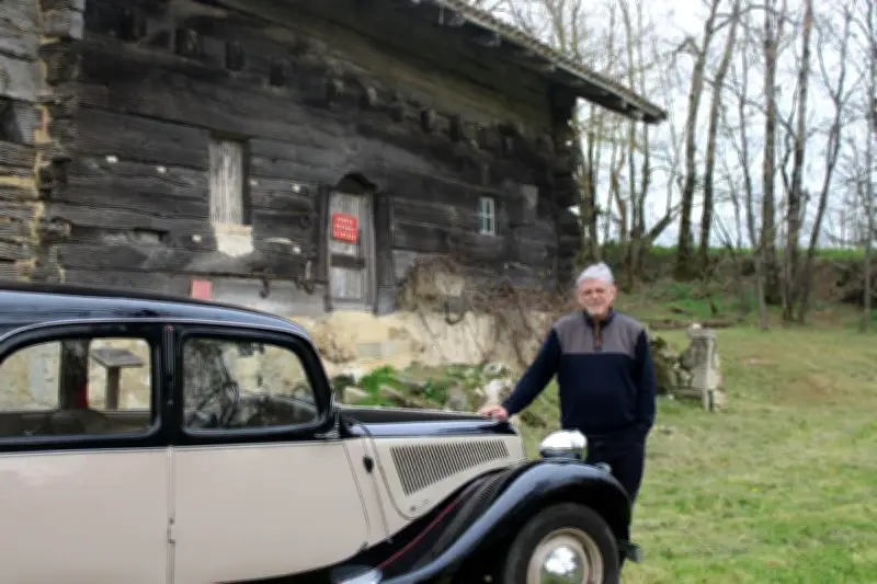 Le Club des tractions du Périgord allie voitures anciennes, patrimoine et production de granulés
