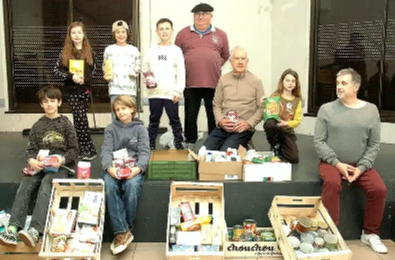 Le Conseil municipal des jeunes mobilise pour une collecte record au profit des Restos du cœur