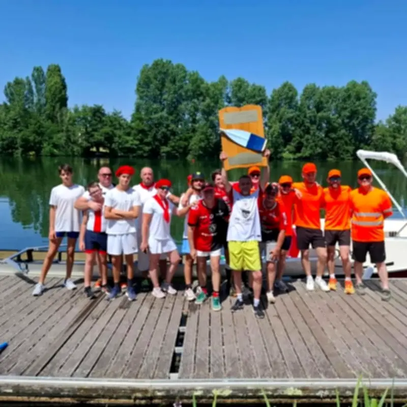 Le Défi Aviron Entreprise de Sainte-Livrade renforce la cohésion d'équipe
