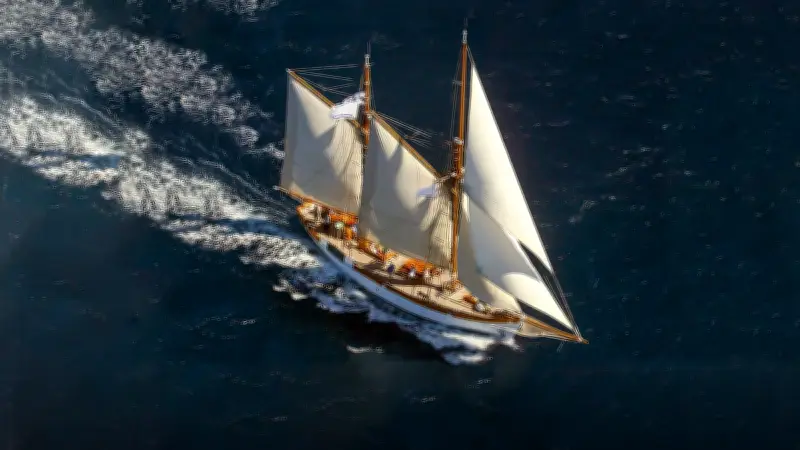 Le Don du Vent : du yacht de stars au bateau touristique des calanques