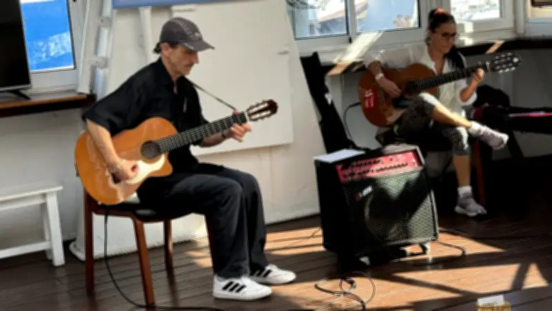 Le duo Louisabelle rend hommage à Brassens chaque dimanche à Sète