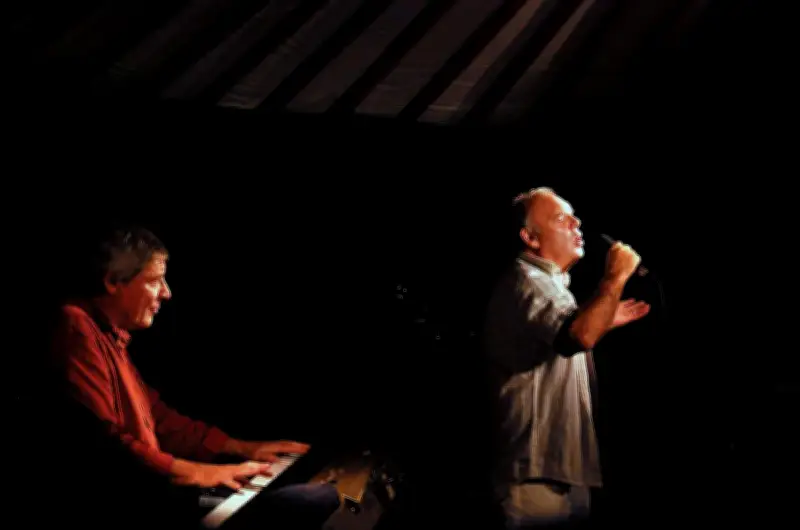 Le Duo Nougaresque rend hommage à Claude Nougaro en concert gratuit à La Salicorne