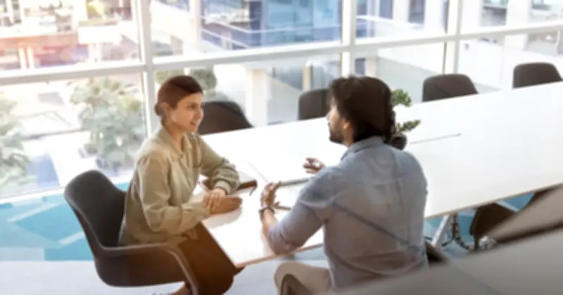 Le film 'Gourou' met en lumière les dérives du coaching non réglementé