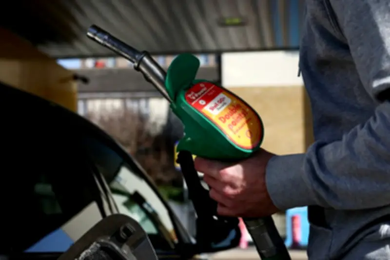 Le G7 confronté à la hausse du pétrole, attentat déjoué près de la Bank of America, procès reporté