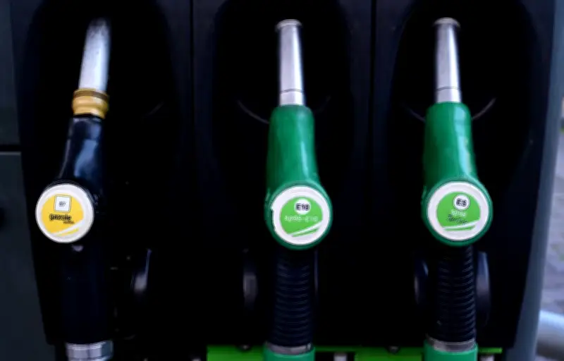 Le gazole franchit le seuil symbolique des 2 euros le litre en France
