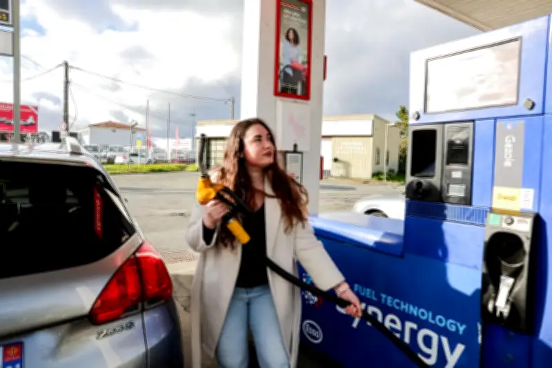 Le gouvernement débloque 70 millions d'euros pour les secteurs touchés par la flambée des carburants