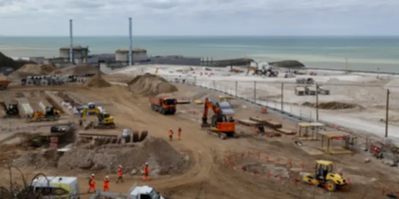 Le gouvernement envisage de mobiliser le Livret A pour financer les futurs réacteurs nucléaires d'EDF