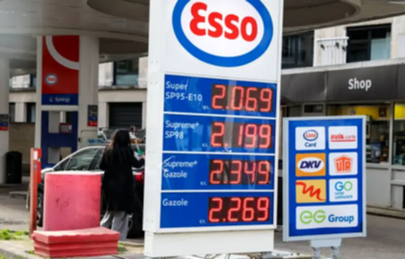 Le gouvernement intensifie les contrôles des prix des carburants face à la crise