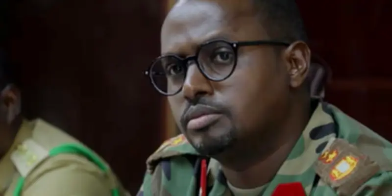 Le juge somalien Hassan Ali Nur Shuute divise l'opinion en diffusant ses procès sur TikTok