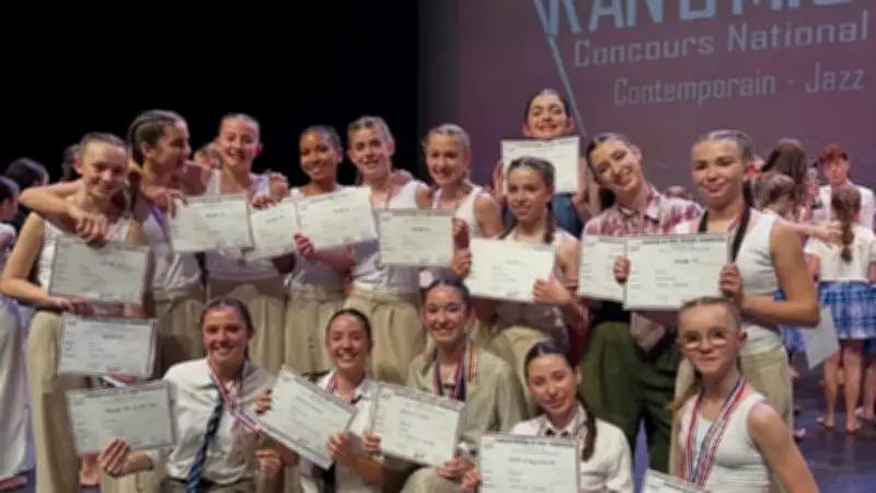 Le Lieu récolte l'or : les danseuses brillent au concours Transmission