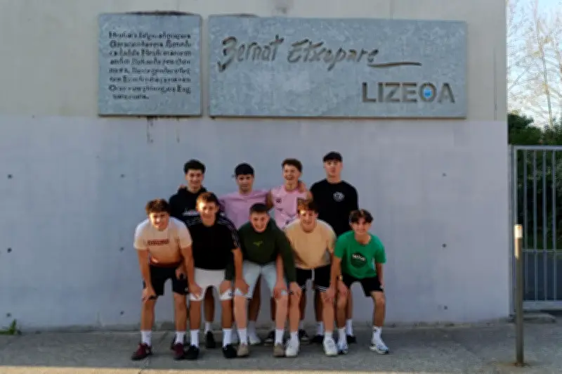 Le lycée Bernat-Etxepare de Bayonne en finale du championnat UNSS de football à Grenoble