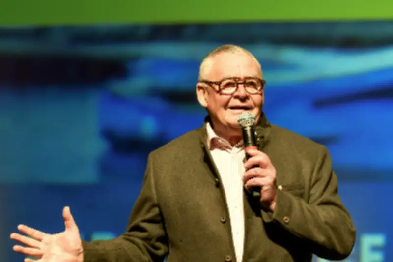 Le maire de Royan dévoile ses passions entre politique et nature sauvage